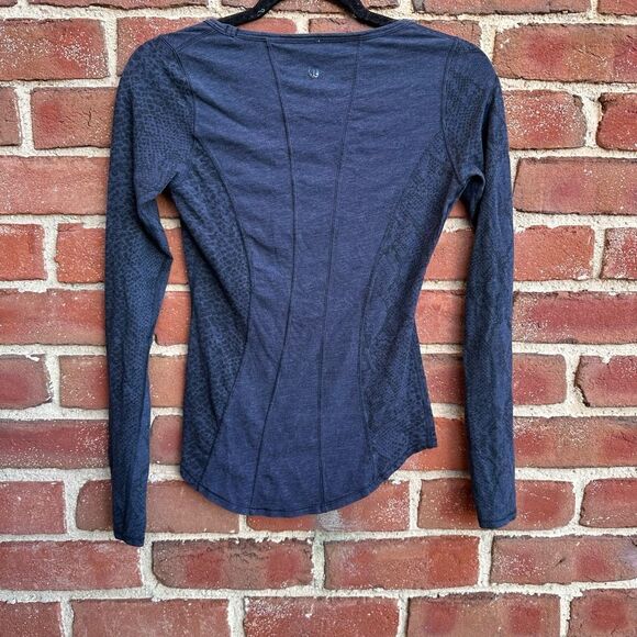 Lululemon Between The Lines Navy Inkwell Snakeskin Desert Longsleeve Shirt Sz 6 - Picture 7 of 7